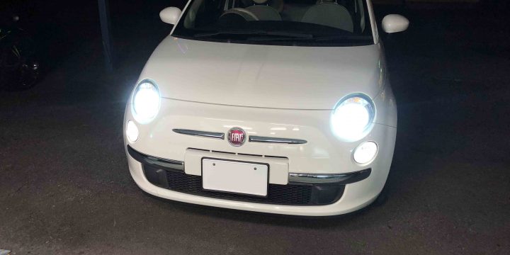 FIAT500のヘッドライトをHID化。35W-6000Kの純白色でとても明るくなりました。